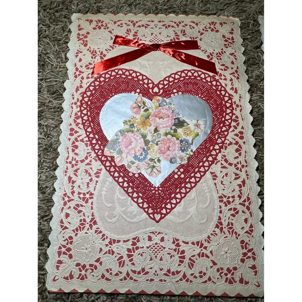 Vintage 1970'sLot Valentine Paper‎ Hearts Cards Doilies